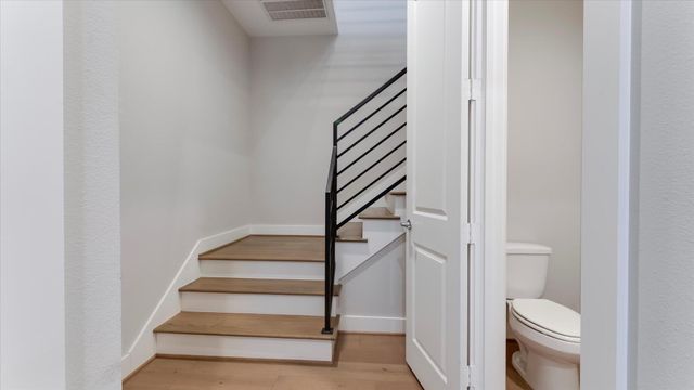 5834 Kiam Street, Houston, TX 77007