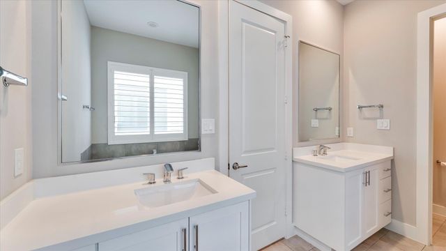 5834 Kiam Street, Houston, TX 77007