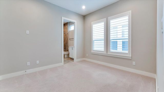 5834 Kiam Street, Houston, TX 77007