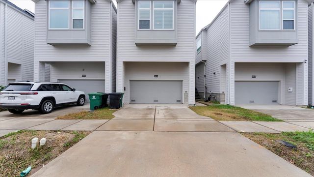 5834 Kiam Street, Houston, TX 77007