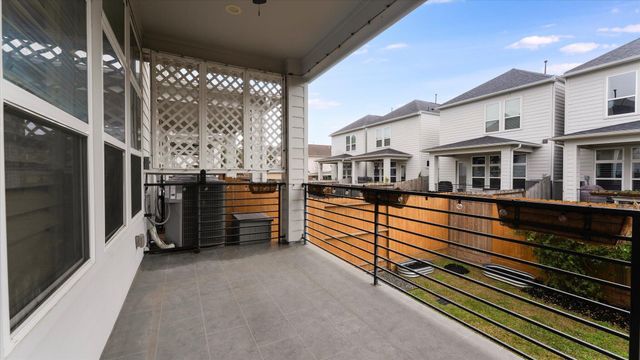 5834 Kiam Street, Houston, TX 77007