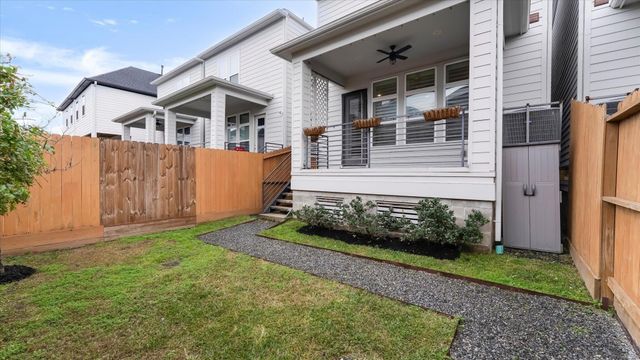 5834 Kiam Street, Houston, TX 77007