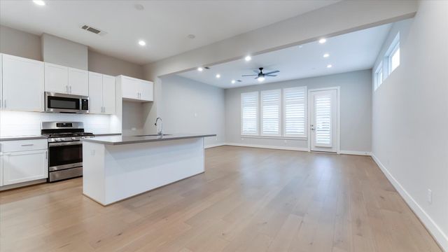 5834 Kiam Street, Houston, TX 77007