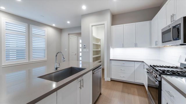 5834 Kiam Street, Houston, TX 77007