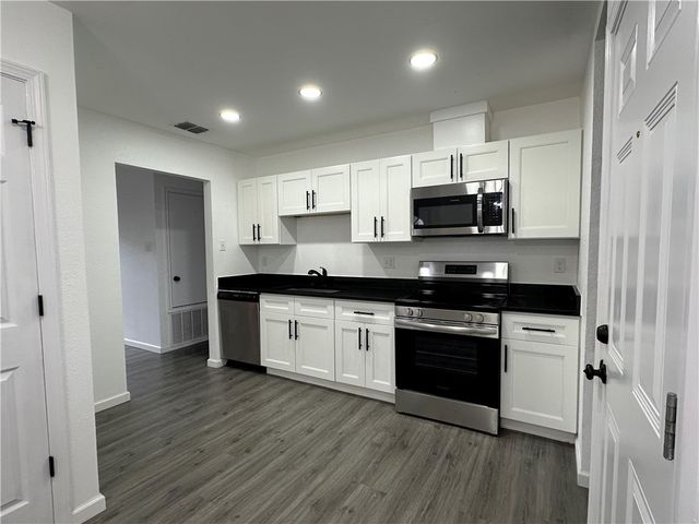 813 Saint Peter St, Corpus Christi, TX 78418