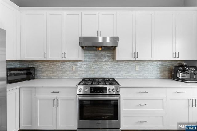 289 Bradley Drive, Wood Ridge, NJ 07075