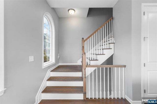 289 Bradley Drive, Wood Ridge, NJ 07075