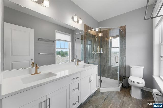 289 Bradley Drive, Wood Ridge, NJ 07075