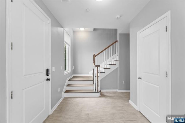 289 Bradley Drive, Wood Ridge, NJ 07075