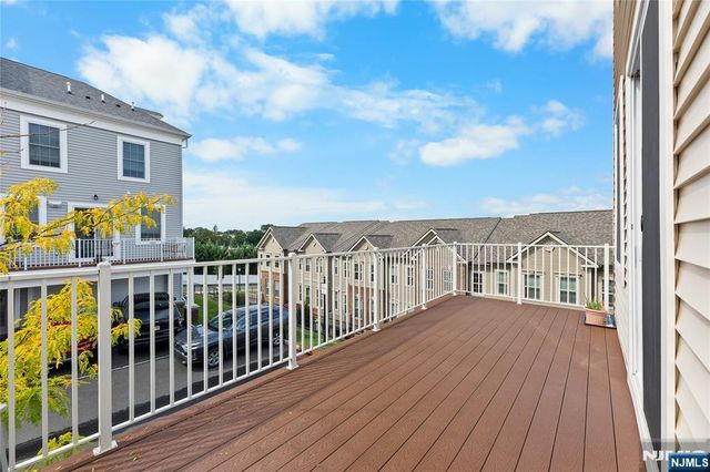 289 Bradley Drive, Wood Ridge, NJ 07075