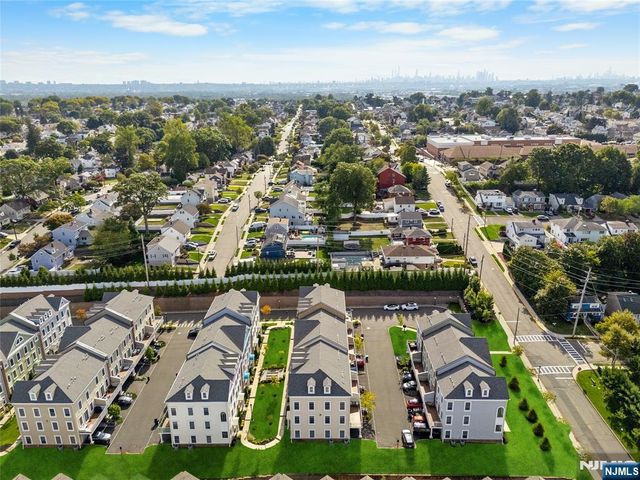 289 Bradley Drive, Wood Ridge, NJ 07075