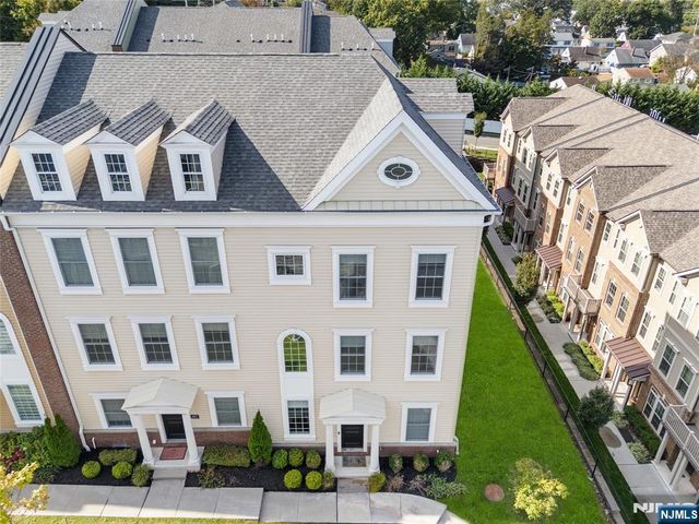 289 Bradley Drive, Wood Ridge, NJ 07075