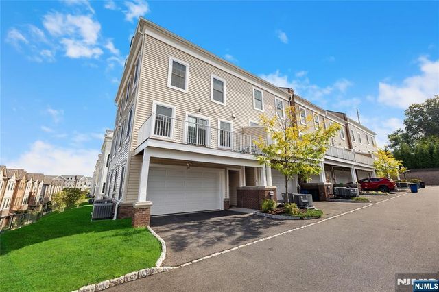 289 Bradley Drive, Wood Ridge, NJ 07075