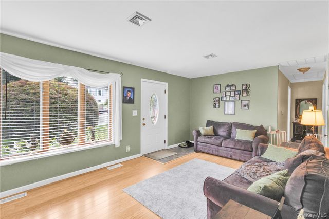 44 Fairfax Road, Fishkill, NY 12524