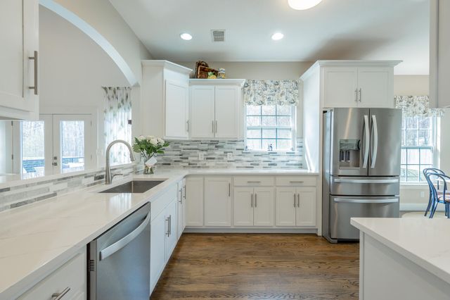 400 Olivia Lane, Soddy Daisy, TN 37379