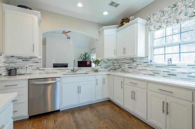 400 Olivia Lane, Soddy Daisy, TN 37379