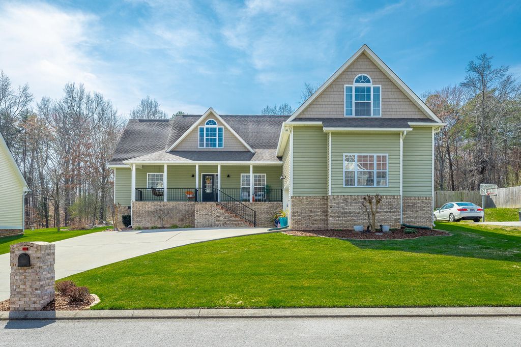 400 Olivia Lane, Soddy Daisy, TN 37379