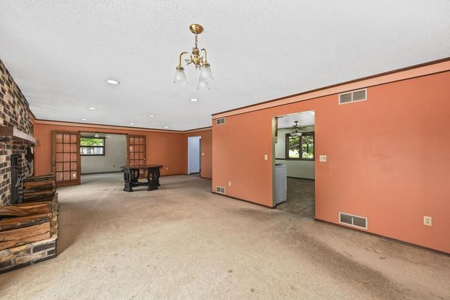 S20W27456 Fenway DRIVE N, Waukesha, WI 53188