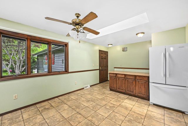 S20W27456 Fenway DRIVE N, Waukesha, WI 53188