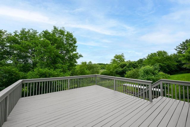 S20W27456 Fenway DRIVE N, Waukesha, WI 53188