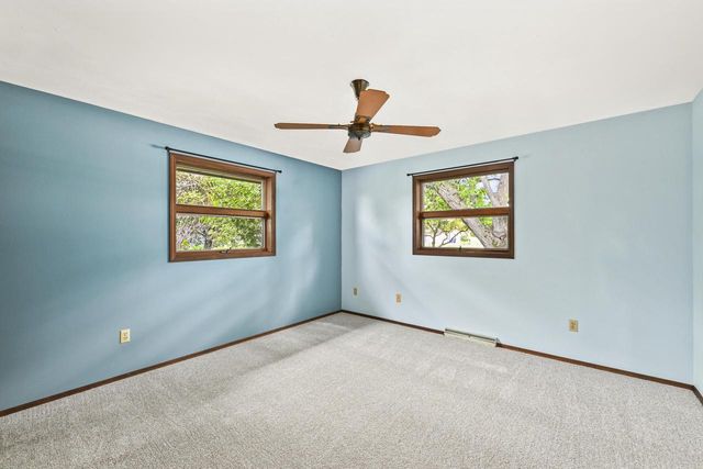 S20W27456 Fenway DRIVE N, Waukesha, WI 53188