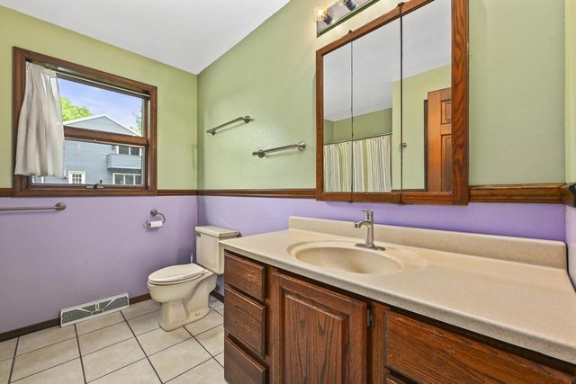 S20W27456 Fenway DRIVE N, Waukesha, WI 53188