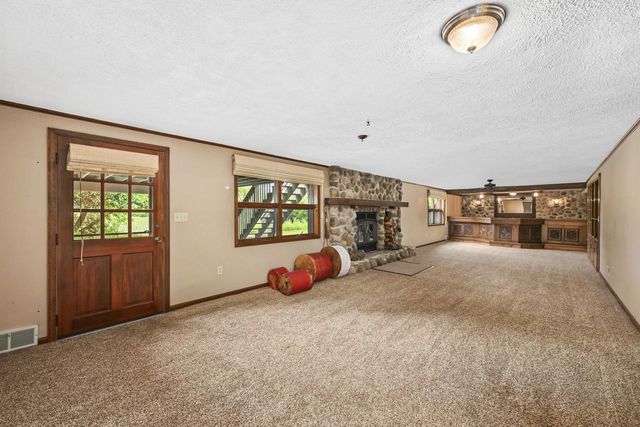 S20W27456 Fenway DRIVE N, Waukesha, WI 53188