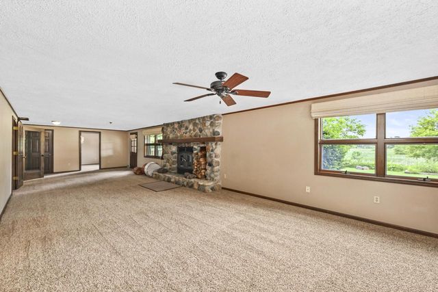 S20W27456 Fenway DRIVE N, Waukesha, WI 53188