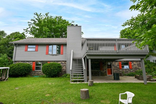 S20W27456 Fenway DRIVE N, Waukesha, WI 53188