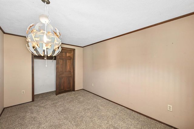S20W27456 Fenway DRIVE N, Waukesha, WI 53188