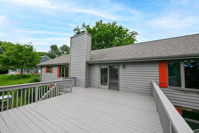 S20W27456 Fenway DRIVE N, Waukesha, WI 53188