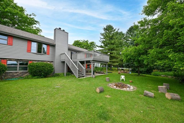 S20W27456 Fenway DRIVE N, Waukesha, WI 53188