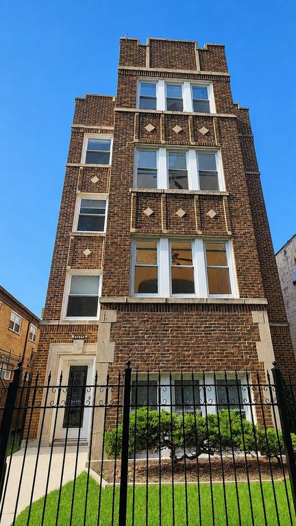 3744 W Leland Avenue 2, Chicago, IL 60625