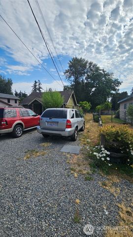 18534 Stone Avenue N, Shoreline, WA 98133