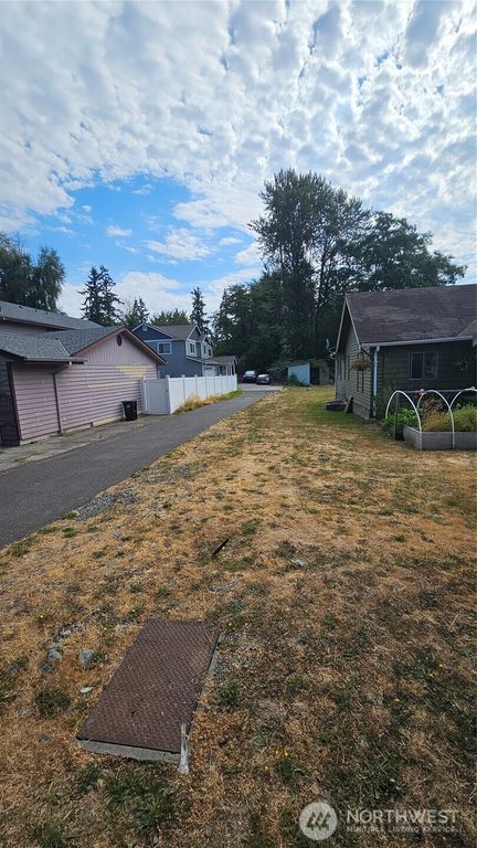 18534 Stone Avenue N, Shoreline, WA 98133