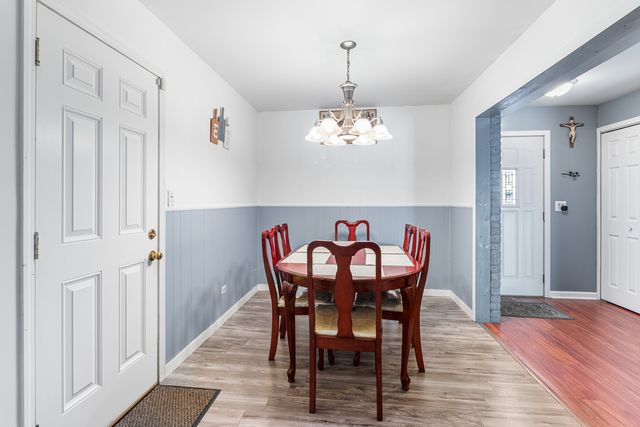 379 Stone Place, Wheeling, IL 60090