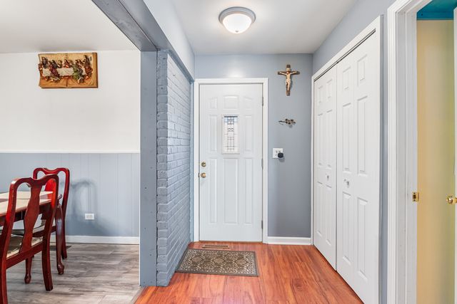 379 Stone Place, Wheeling, IL 60090