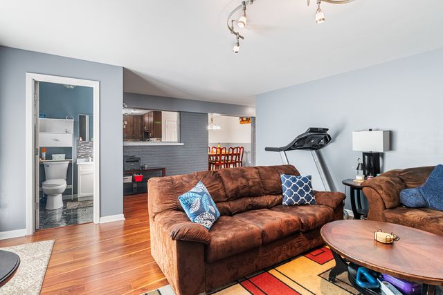 379 Stone Place, Wheeling, IL 60090