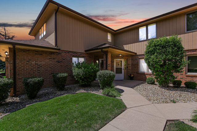 8966 Silverdale Drive 8D, Orland Park, IL 60462