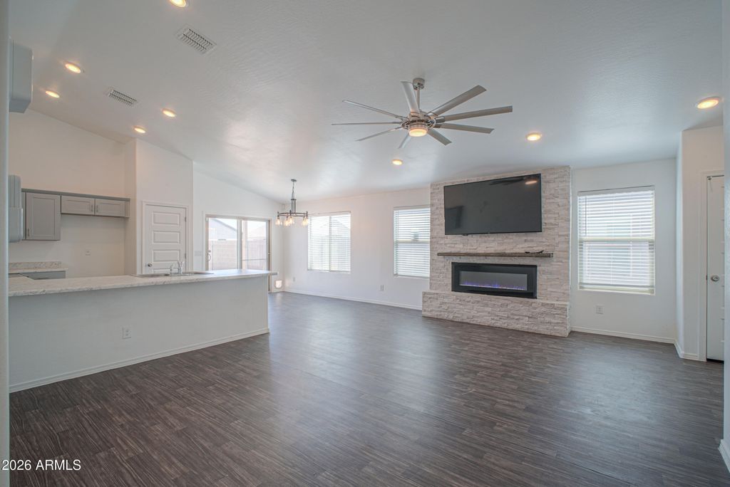 961 W Prior Avenue, Coolidge, AZ 85128 — exterior