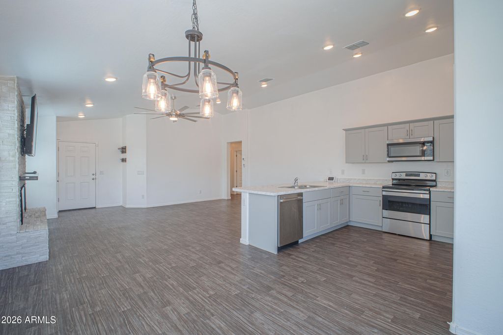 961 W Prior Avenue, Coolidge, AZ 85128 — photo 3