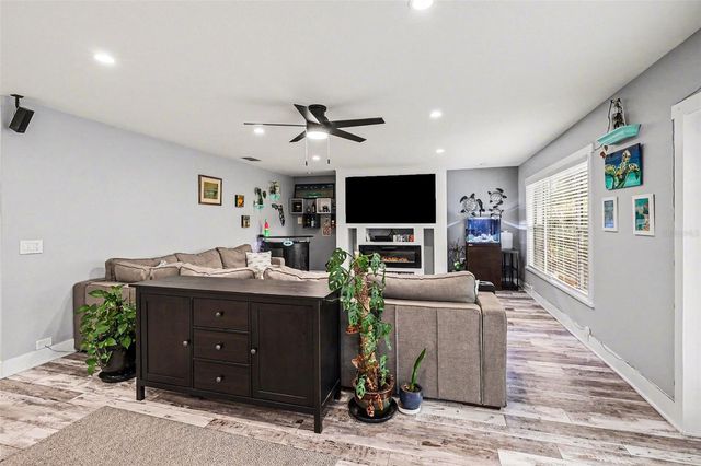 1713 14TH AVENUE W, Palmetto, FL 34221