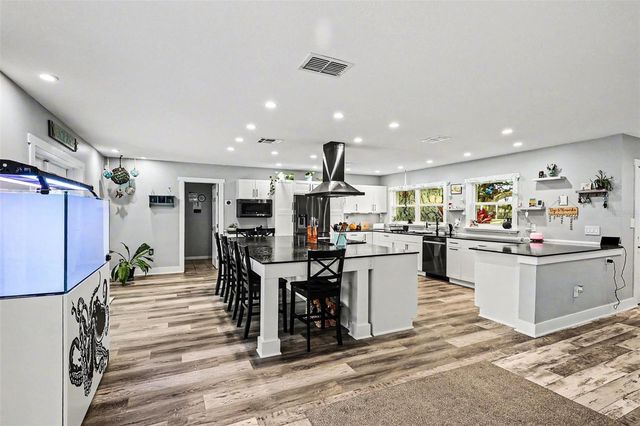 1713 14TH AVENUE W, Palmetto, FL 34221