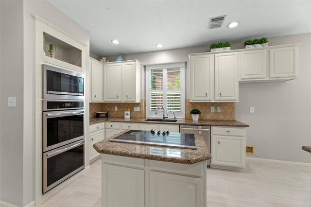 2118 Cypress Run Drive, Sugar Land, TX 77478