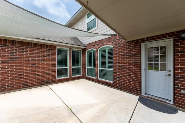 2118 Cypress Run Drive, Sugar Land, TX 77478