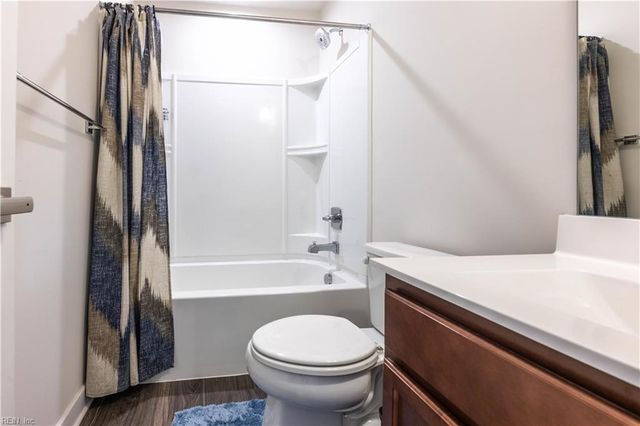 281 Goldenstar LN, Portsmouth, VA 23701