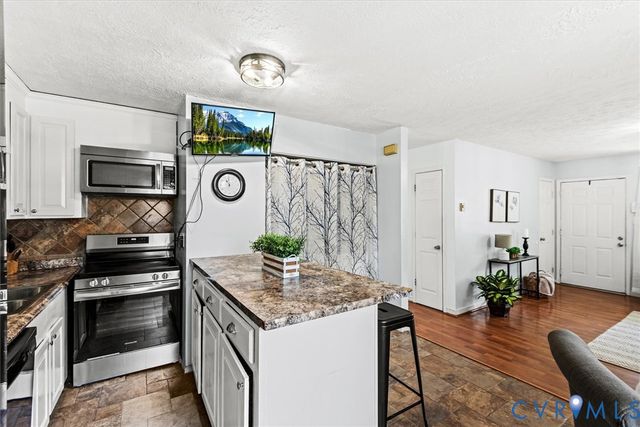 6102 Hyner Ct, Henrico, VA 23231