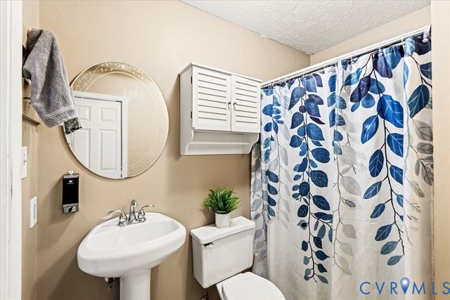 6102 Hyner Ct, Henrico, VA 23231