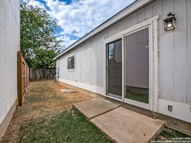 7727 Chatsworth, San Antonio, TX 78250
