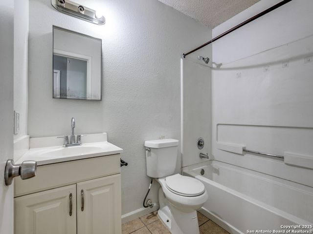 7727 Chatsworth, San Antonio, TX 78250